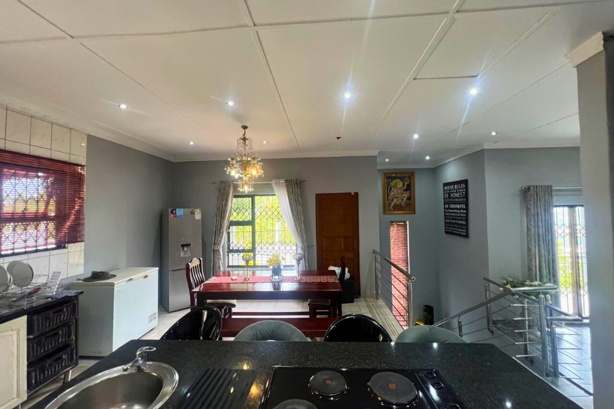 Live the lifestyle you deserve in this exquisite Raisethorpe residence!!! - Photo 5