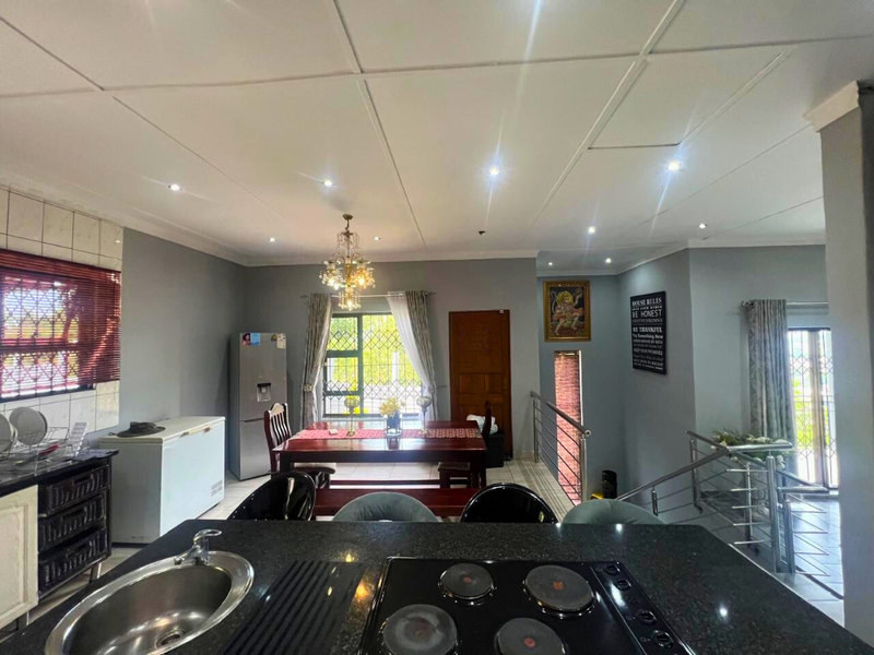 Live the lifestyle you deserve in this exquisite Raisethorpe residence!!! - Photo 5