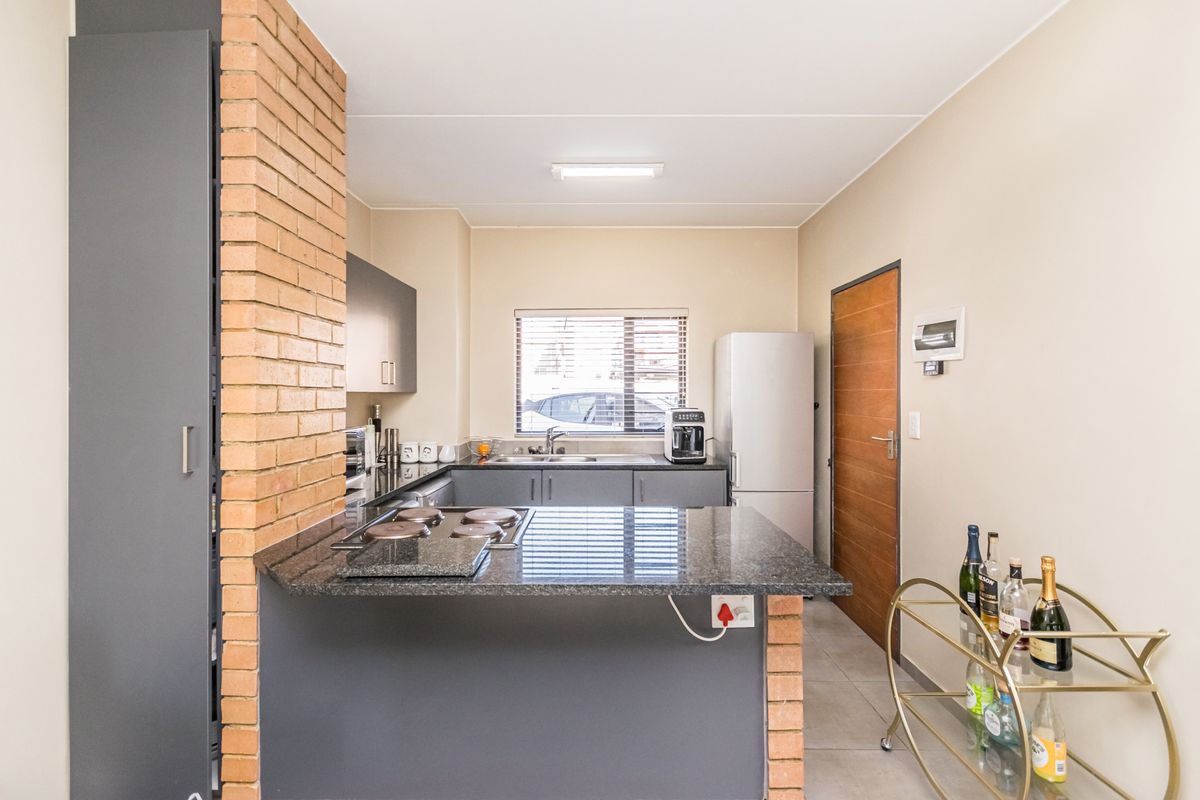 Two bedroom Two bathroom garden unit for sale in Waterfall Ridge, Midrand - Photo 3