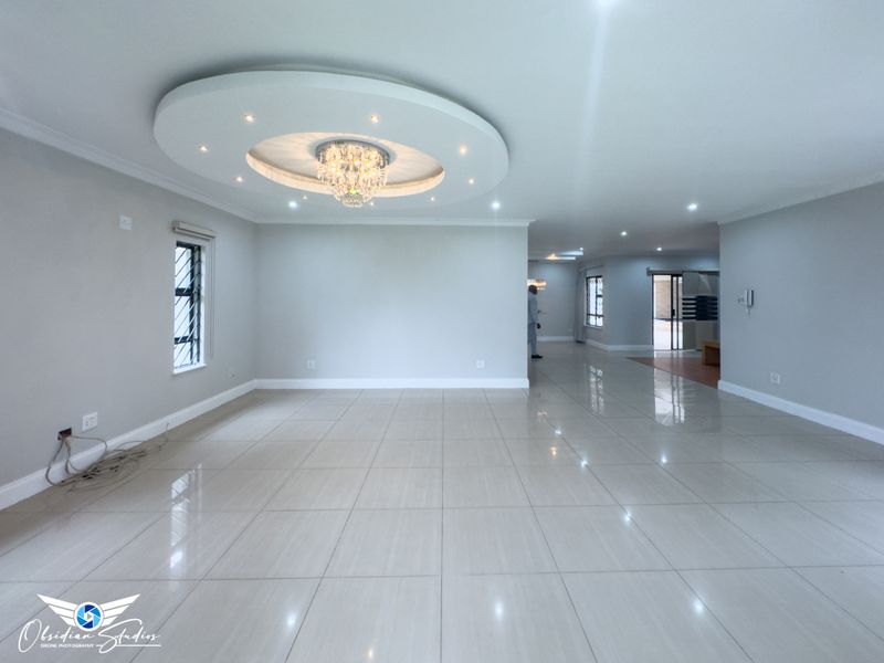 A Refined 5-Bedroom Sanctuary in Prestigious Muswell Hill!!! - Photo 5