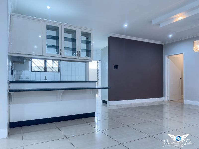 A Refined 5-Bedroom Sanctuary in Prestigious Muswell Hill!!! - Photo 10