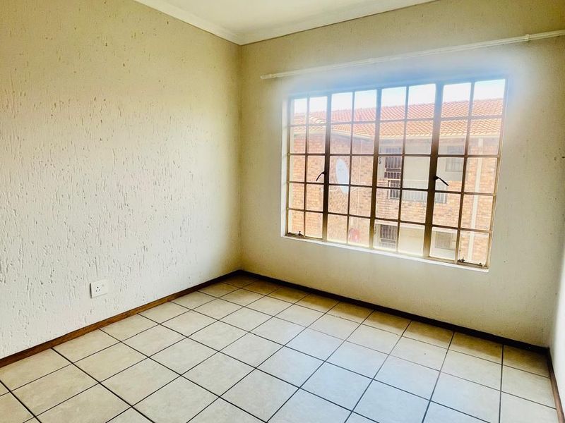 Two bedroom Apartment for sale in Boksburg, Johannesburg - Photo 8