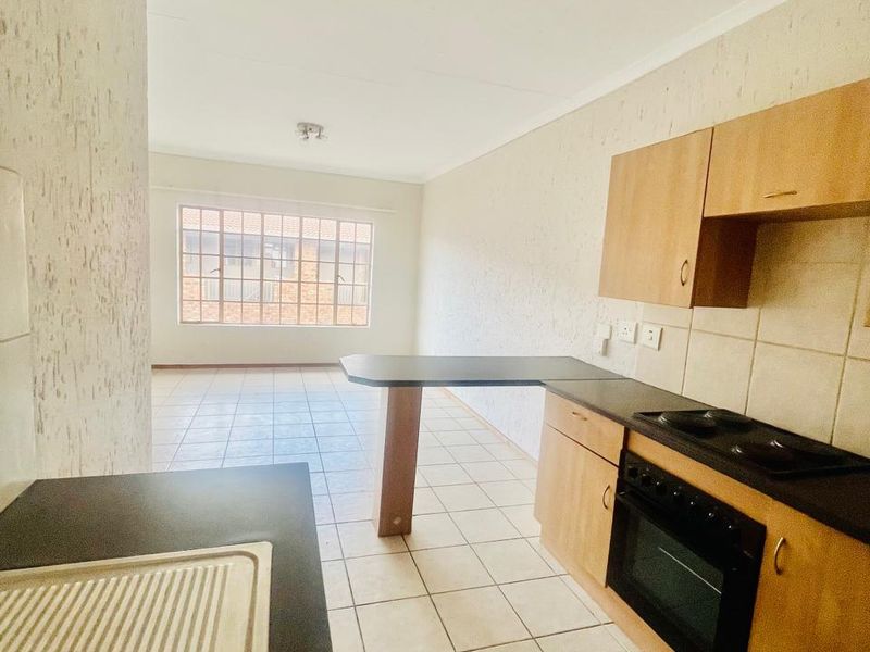 Two bedroom Apartment for sale in Boksburg, Johannesburg - Photo 3