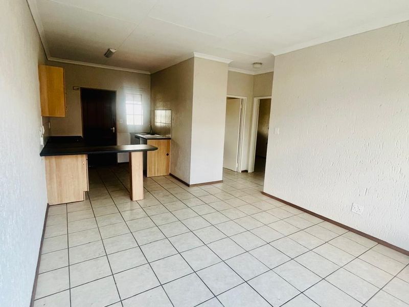Two bedroom Apartment for sale in Boksburg, Johannesburg - Photo 5