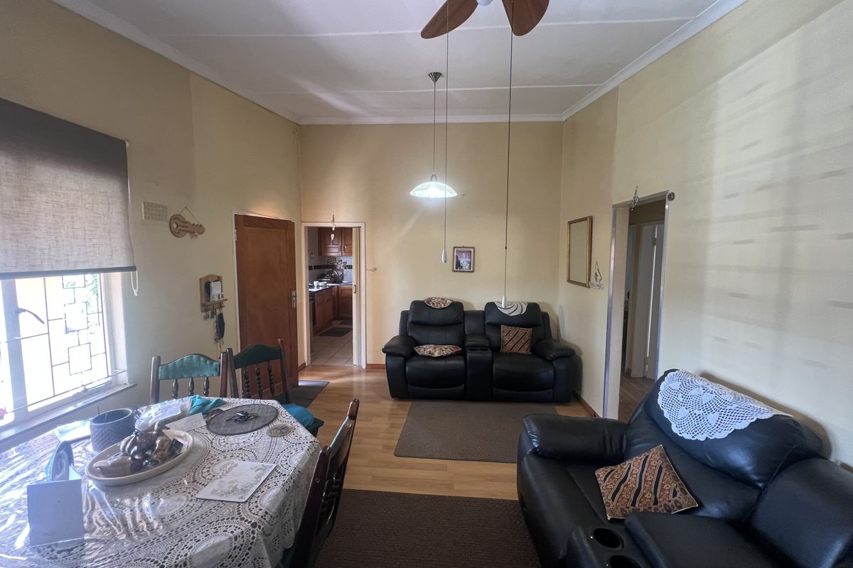 A standout Northdale home, where modern comfort meets endless possibility in Northdale!!! - Photo 3