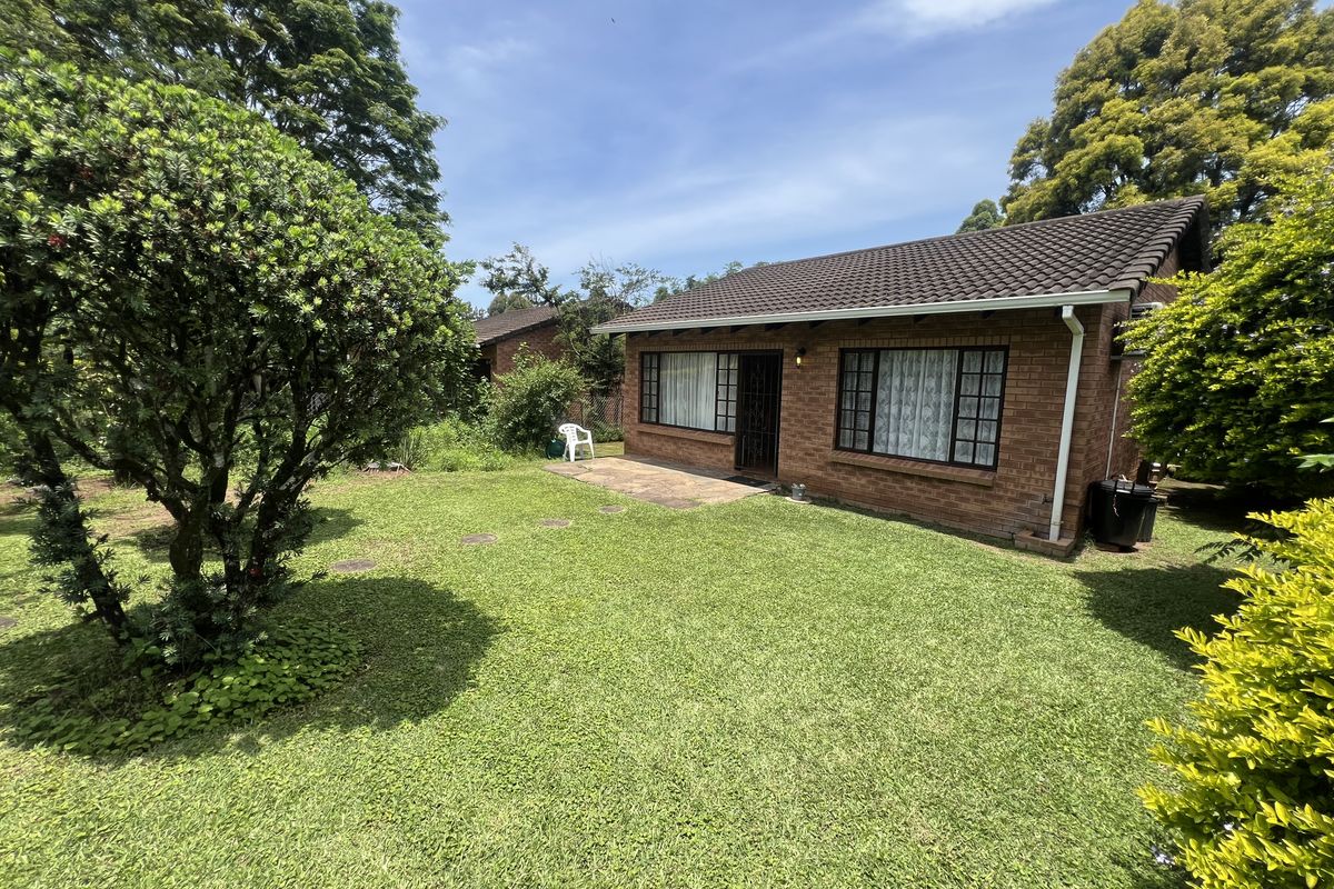 Exquisite 2-Bedroom Sectional Title in Town Bush Valley!!! - Photo 2