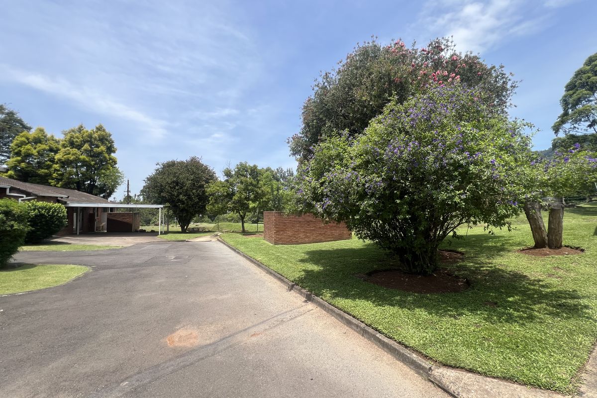 Exquisite 2-Bedroom Sectional Title in Town Bush Valley!!! - Photo 3