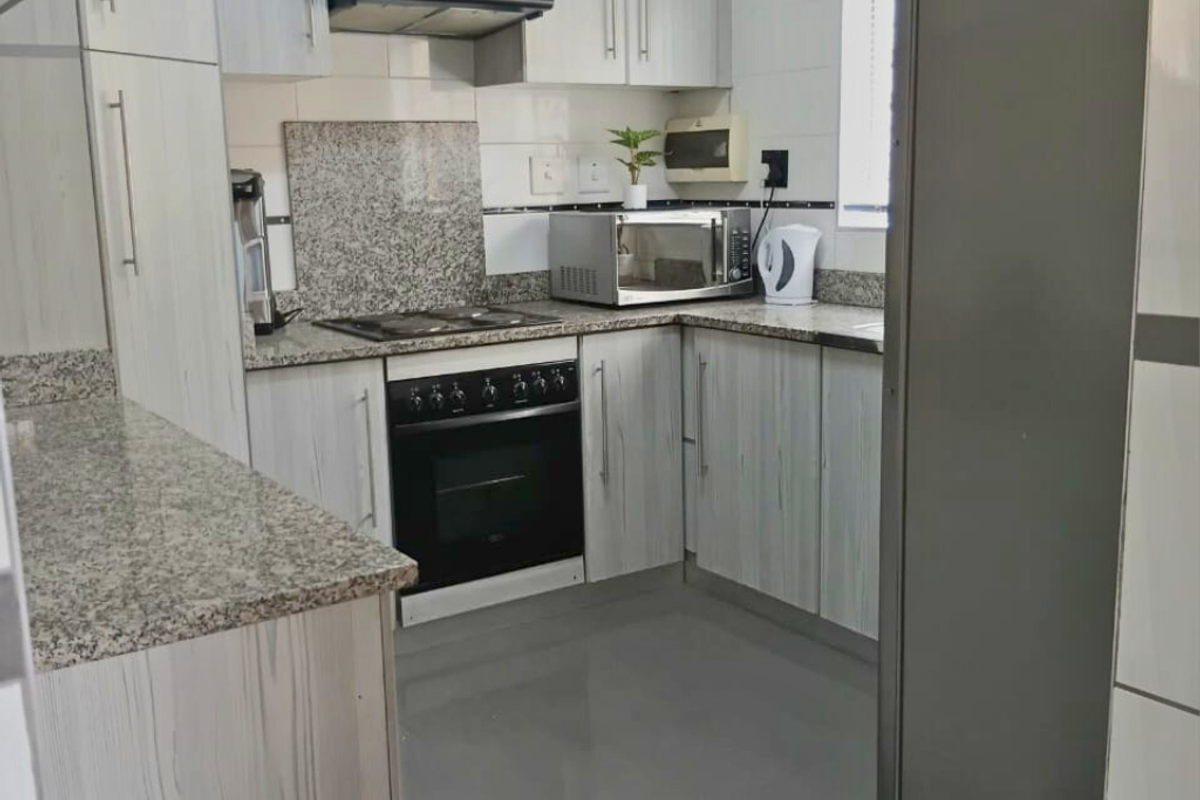 Charming 3-bedroom home for sale in Croftdene, Chatsworth, perfect for family living! - Photo 3