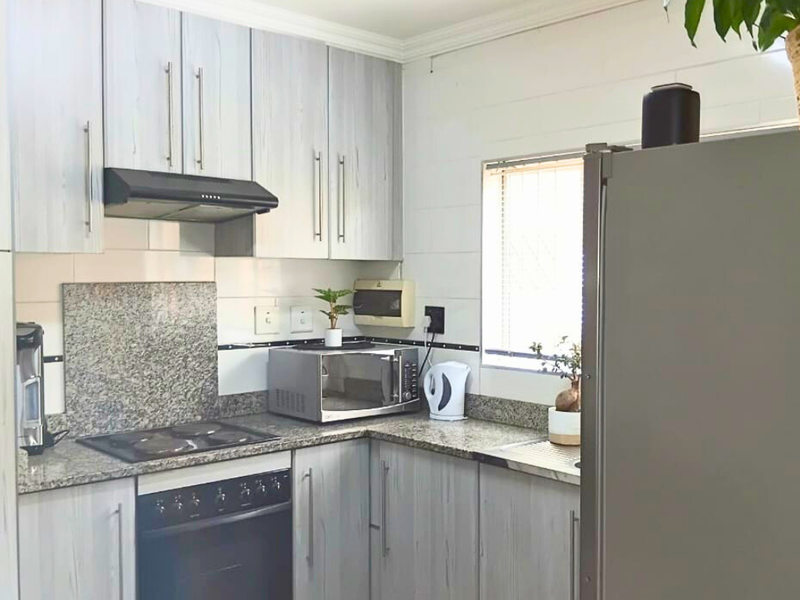 Charming 3-bedroom home for sale in Croftdene, Chatsworth, perfect for family living! - Photo 2