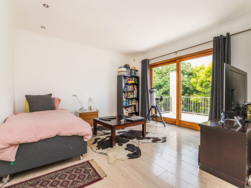 Immaculate 3 Bedroom 2.5 bathroom house for sale in Kyalami Hills, Midrand - Photo 3