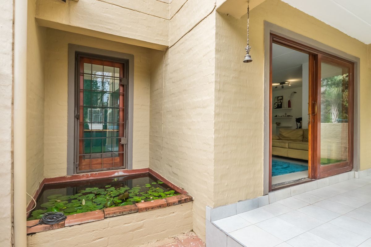 Immaculate 3 Bedroom 2.5 bathroom house for sale in Kyalami Hills, Midrand - Photo 5