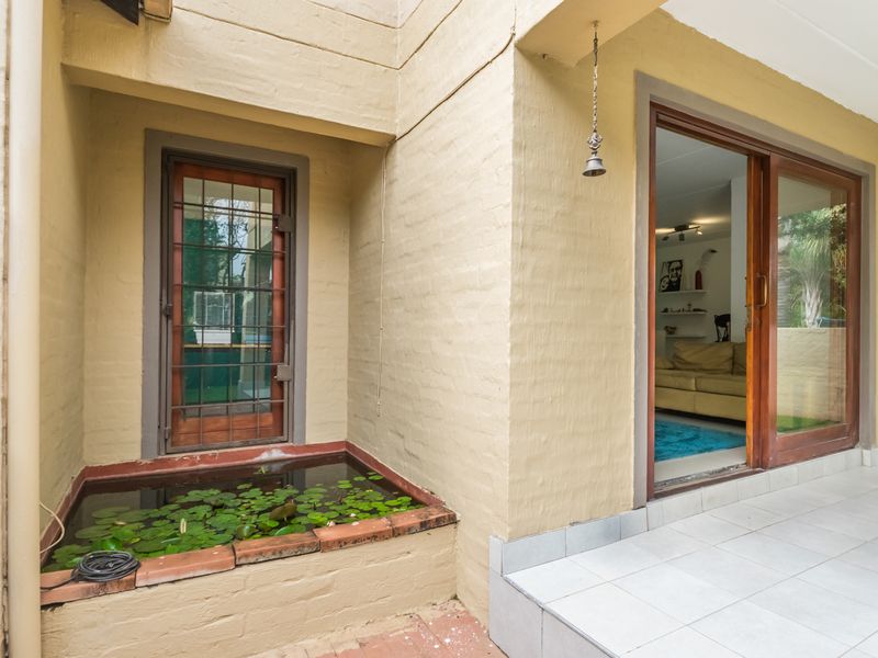 Immaculate 3 Bedroom 2.5 bathroom house for sale in Kyalami Hills, Midrand - Photo 5