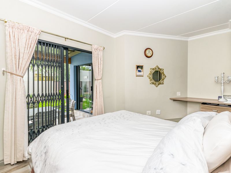 Luxurious 3 bedroom Garden unit for sale in Carlswald Estate, Midrand - Photo 4