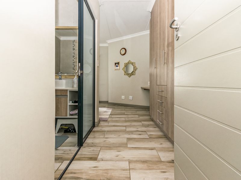 Luxurious 3 bedroom Garden unit for sale in Carlswald Estate, Midrand - Photo 10