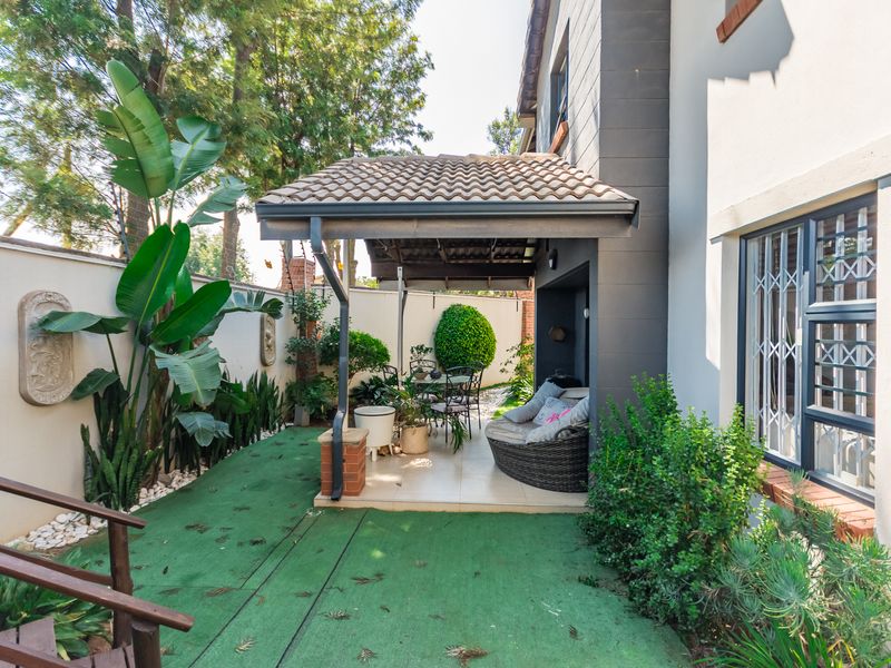 Immaculate 3 bedroom home for sale in Crowthorne, Midrand - Photo 10