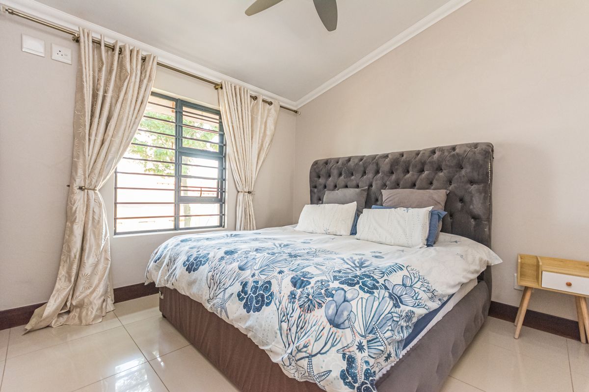 Immaculate 3 bedroom home for sale in Crowthorne, Midrand - Photo 3