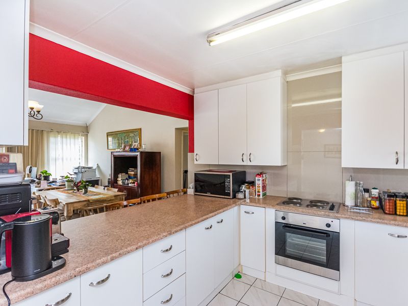 Charming 3 bedroom Apartment for Sale in Sandown, Sandton - Photo 7