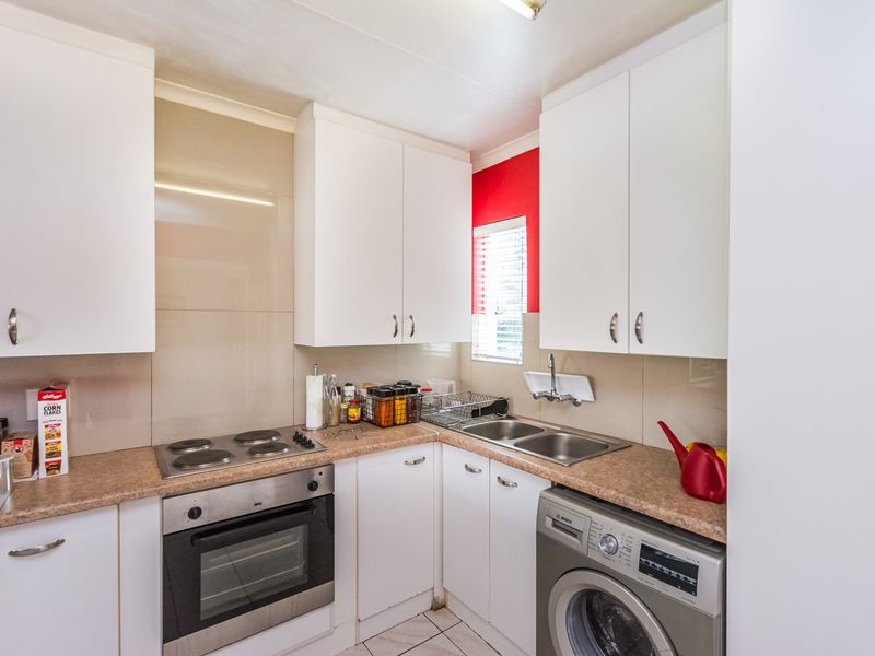 Charming 3 bedroom Apartment for Sale in Sandown, Sandton - Photo 9