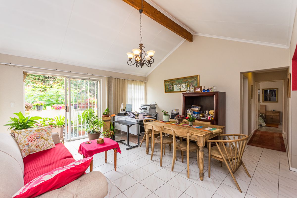 Charming 3 bedroom Apartment for Sale in Sandown, Sandton - Photo 5