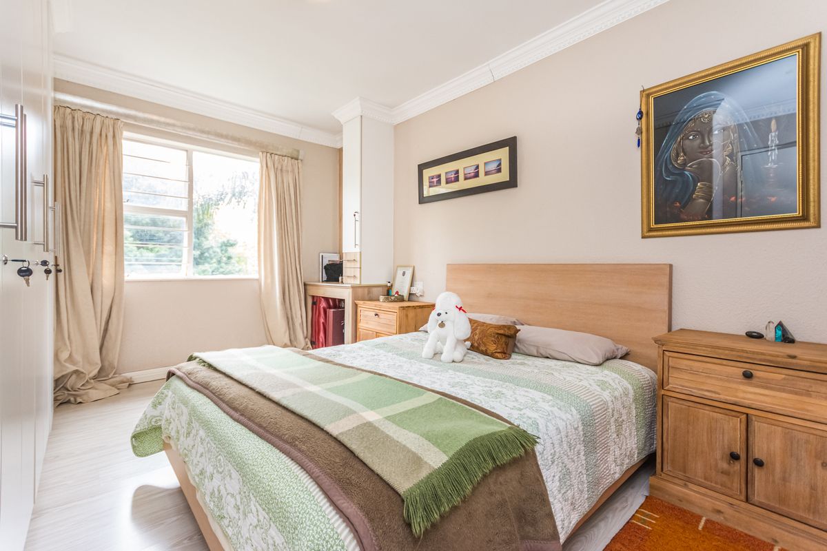 Charming 3 bedroom Apartment for Sale in Sandown, Sandton - Photo 3