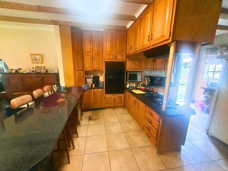 Grand 8-Bedroom Scottsville Estate, Refined Living in a Prime Pietermaritzburg Setting - Photo 5