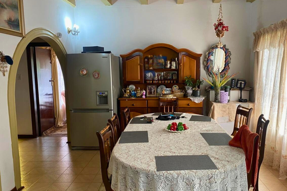 A Timeless 3 Bedroom Residence in Raisethorpe, Character, Warmth and Enduring Appeal!! - Photo 4