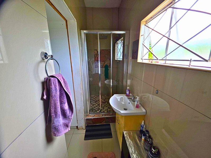 Three Bedroom Home in Bombay Heights, A Comfortable Step into Property Ownership!!! - Photo 10