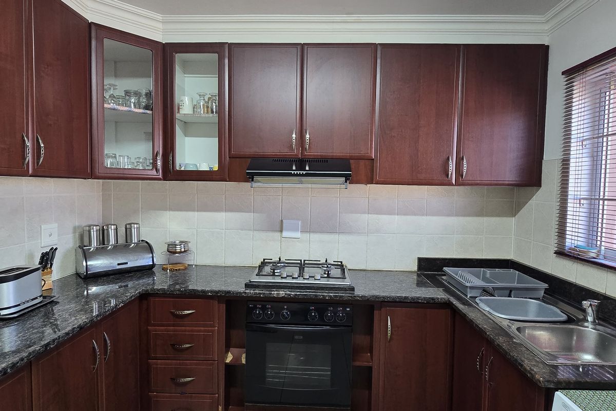 Contemporary Double Storey Living in The  Secure Enclave of Raisthorpe!!! - Photo 5