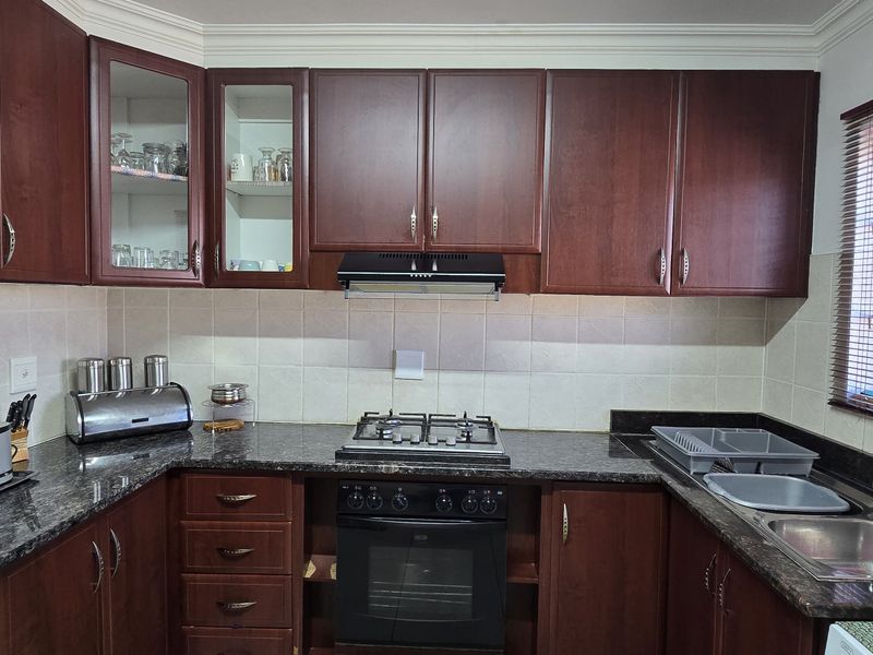 Contemporary Double Storey Living in The  Secure Enclave of Raisthorpe!!! - Photo 5