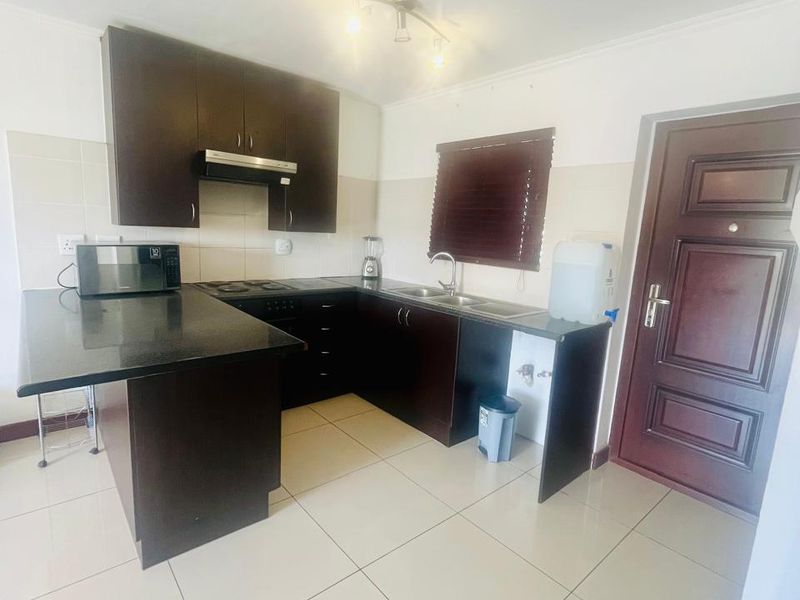 One bedroom top floor apartment for rent in Carlswald, Midrand - Photo 10