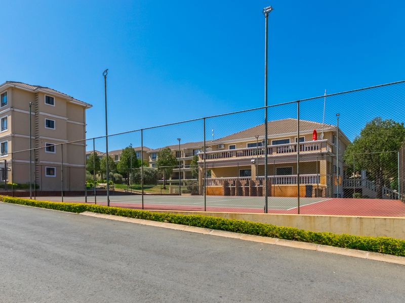 One bedroom top floor apartment for rent in Carlswald, Midrand - Photo 6