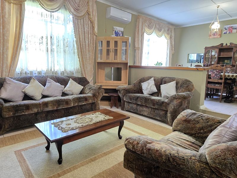 An Address of Scale, Privacy and Possibility in the heart of Lincoln Meade!!! - Photo 3