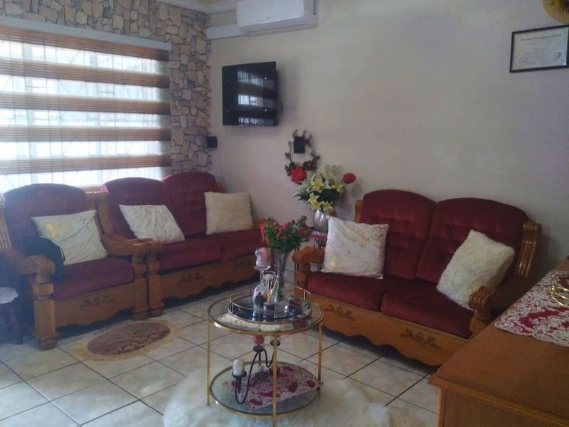 Begin Your Homeownership Journey with This 3 Bedroom Home in Bombay Heights!!! - Photo 3