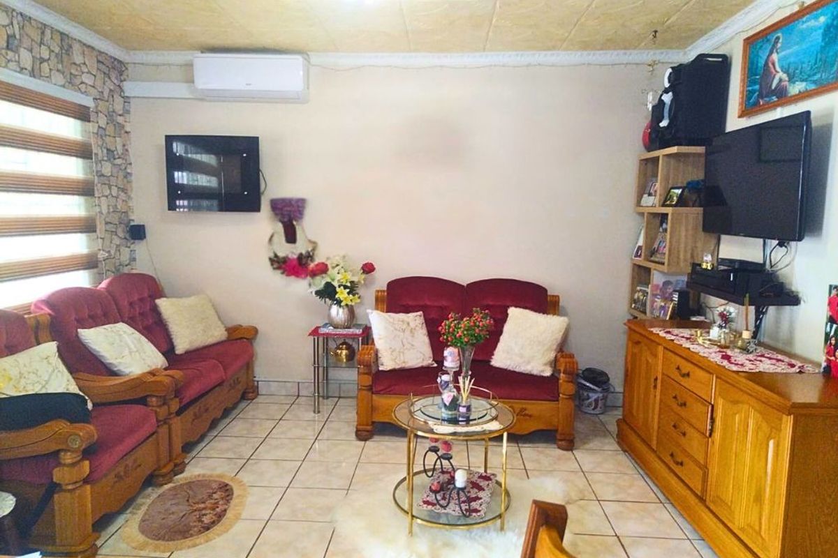 Begin Your Homeownership Journey with This 3 Bedroom Home in Bombay Heights!!! - Photo 2