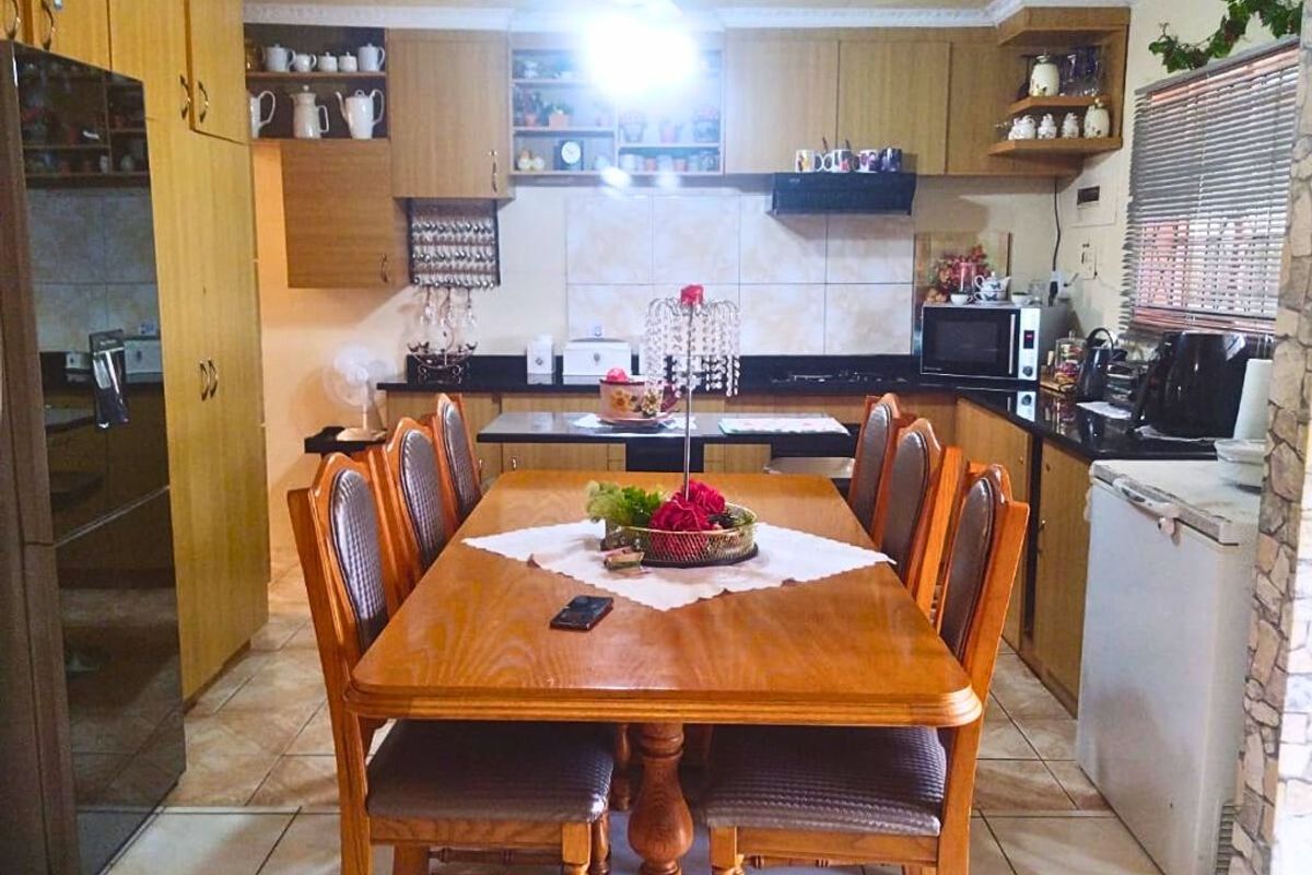 Begin Your Homeownership Journey with This 3 Bedroom Home in Bombay Heights!!! - Photo 5