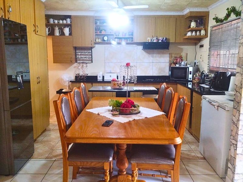 Begin Your Homeownership Journey with This 3 Bedroom Home in Bombay Heights!!! - Photo 5