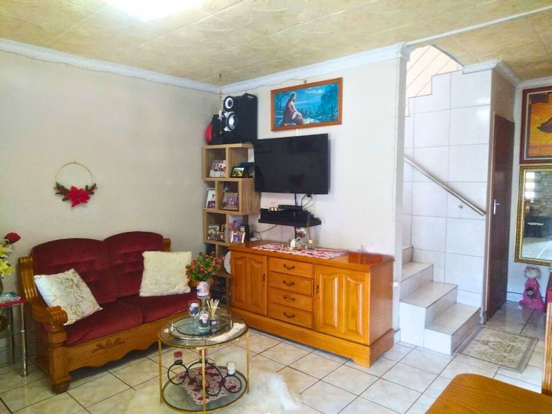 Begin Your Homeownership Journey with This 3 Bedroom Home in Bombay Heights!!! - Photo 4