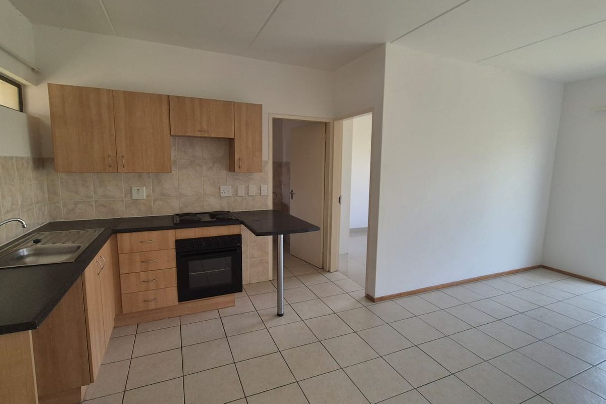 A Refined Studio with Lifestyle Appeal in Parkrand!!! - Photo 3