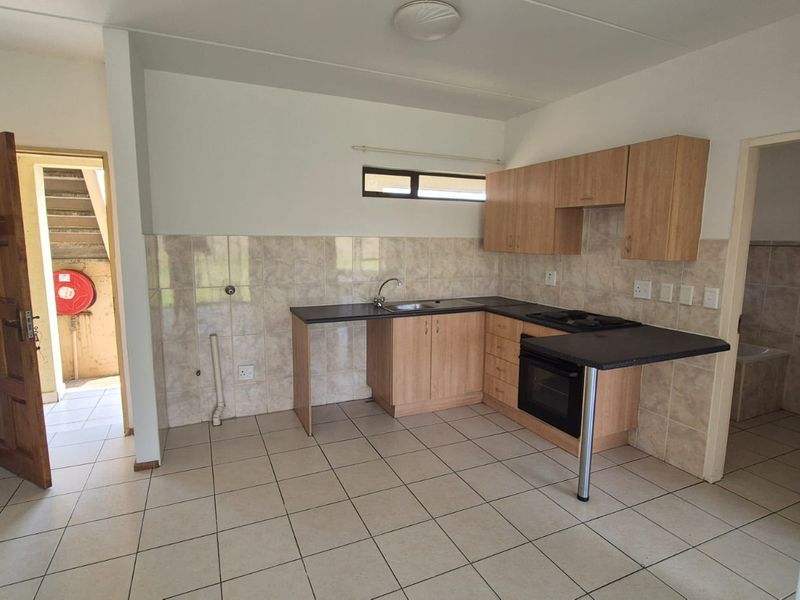 A Refined Studio with Lifestyle Appeal in Parkrand!!! - Photo 2