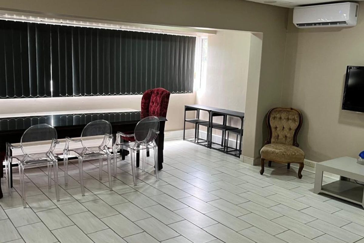 A VERSATILE TWO BEDROOM DESIGNED FOR MODERN LIVING OR BUSINESS - CHASEDENE!!! - Photo 3