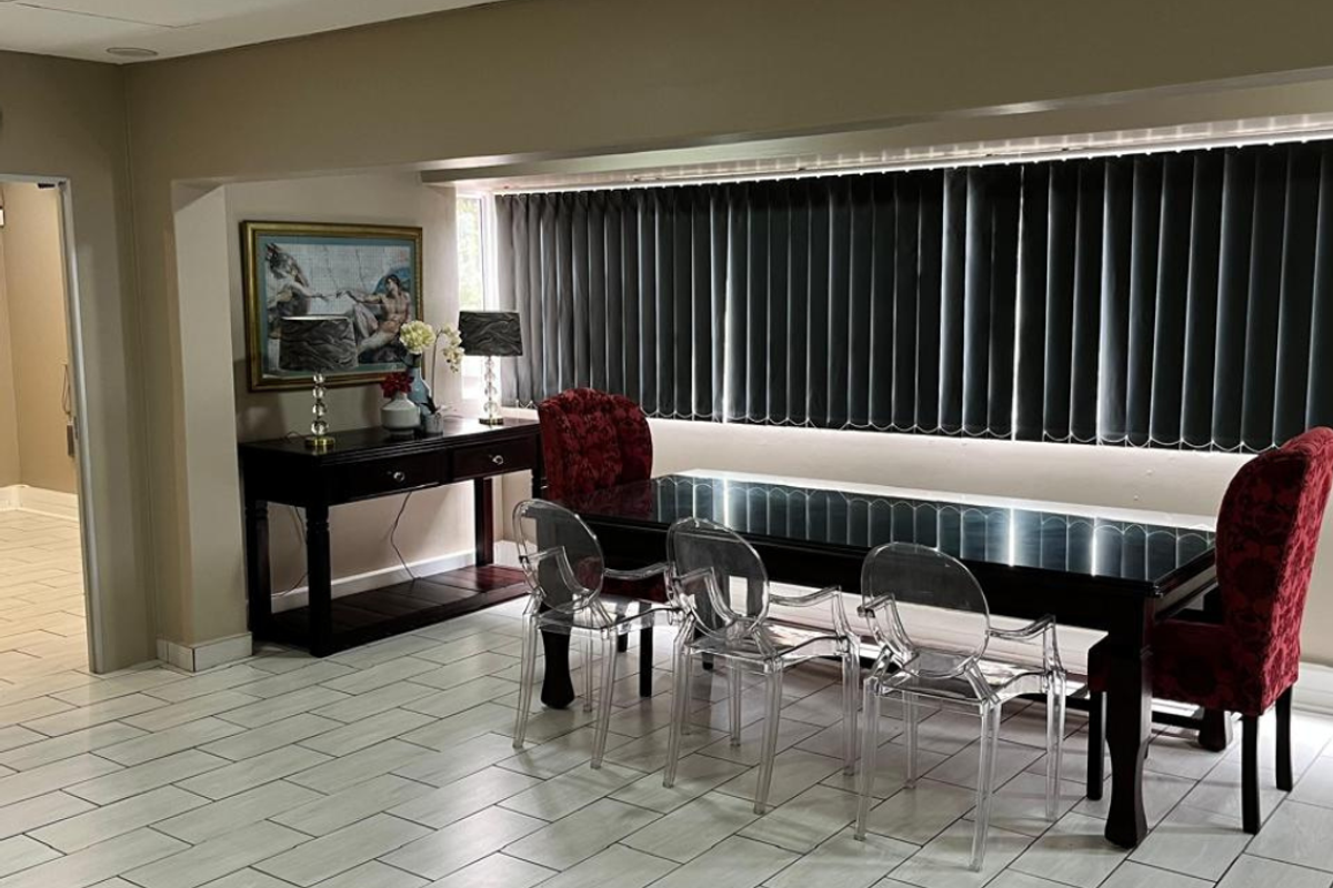 A VERSATILE TWO BEDROOM DESIGNED FOR MODERN LIVING OR BUSINESS - CHASEDENE!!! - Photo 2