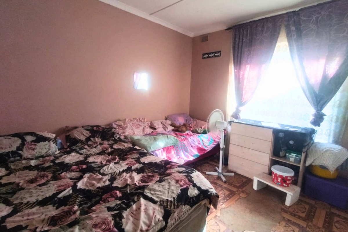 Dual Living Home in the Heart of Northdale!!! - Photo 4