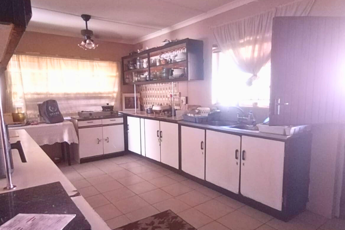 Dual Living Home in the Heart of Northdale!!! - Photo 2