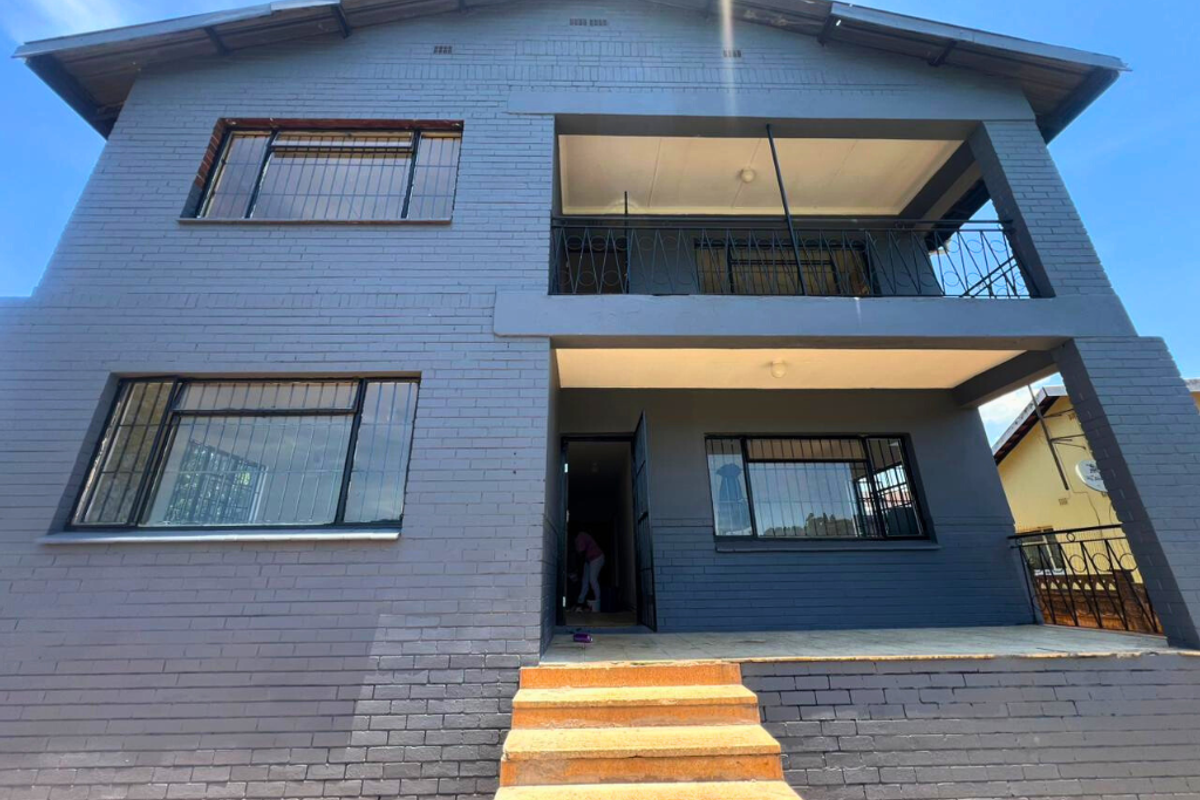 Nine Bedroom Apartment, High Yield Multi Unit Investment with Proven Appeal!!! - Photo 4