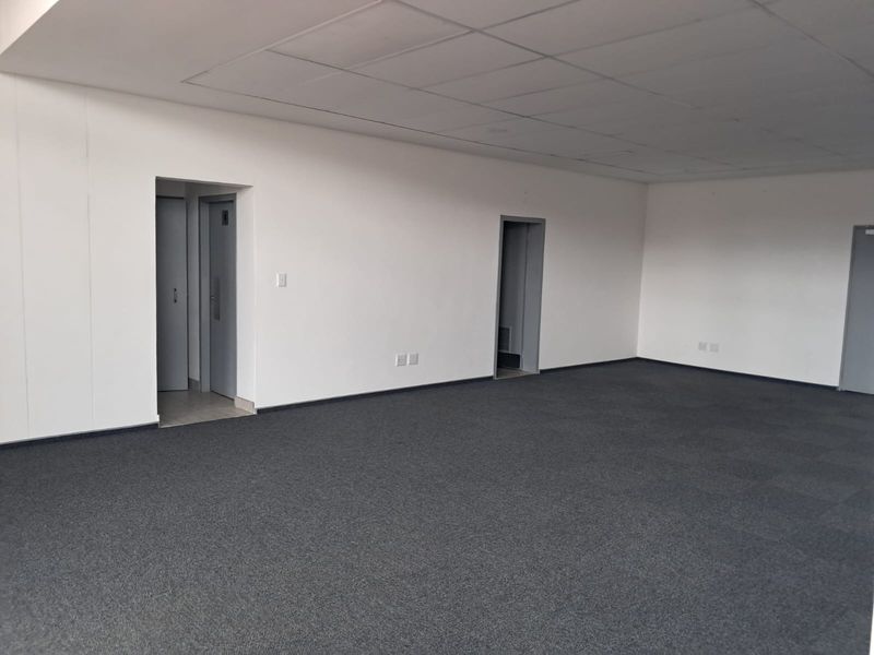 1227m2 Warehouse available in Irene - Photo 10