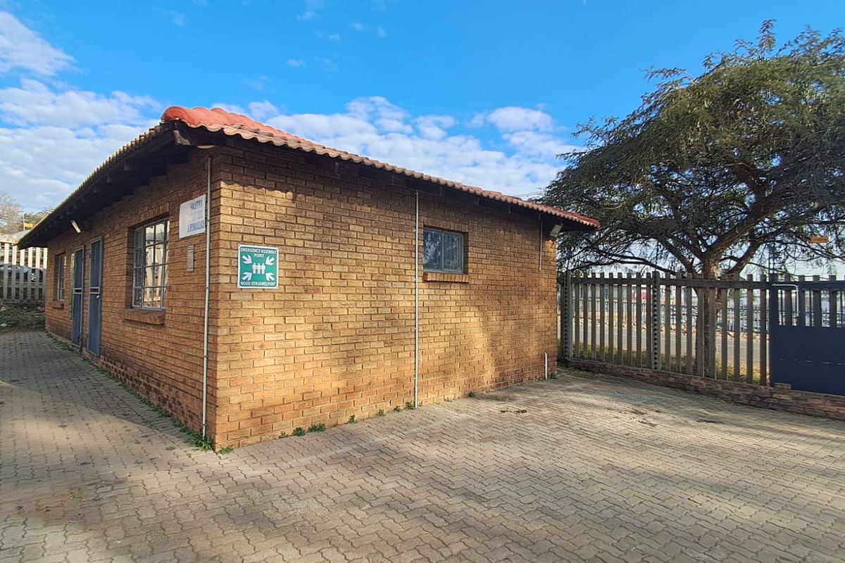 400m2 Warehouse TO LET in Clayville - Industrial 2 - Photo 3
