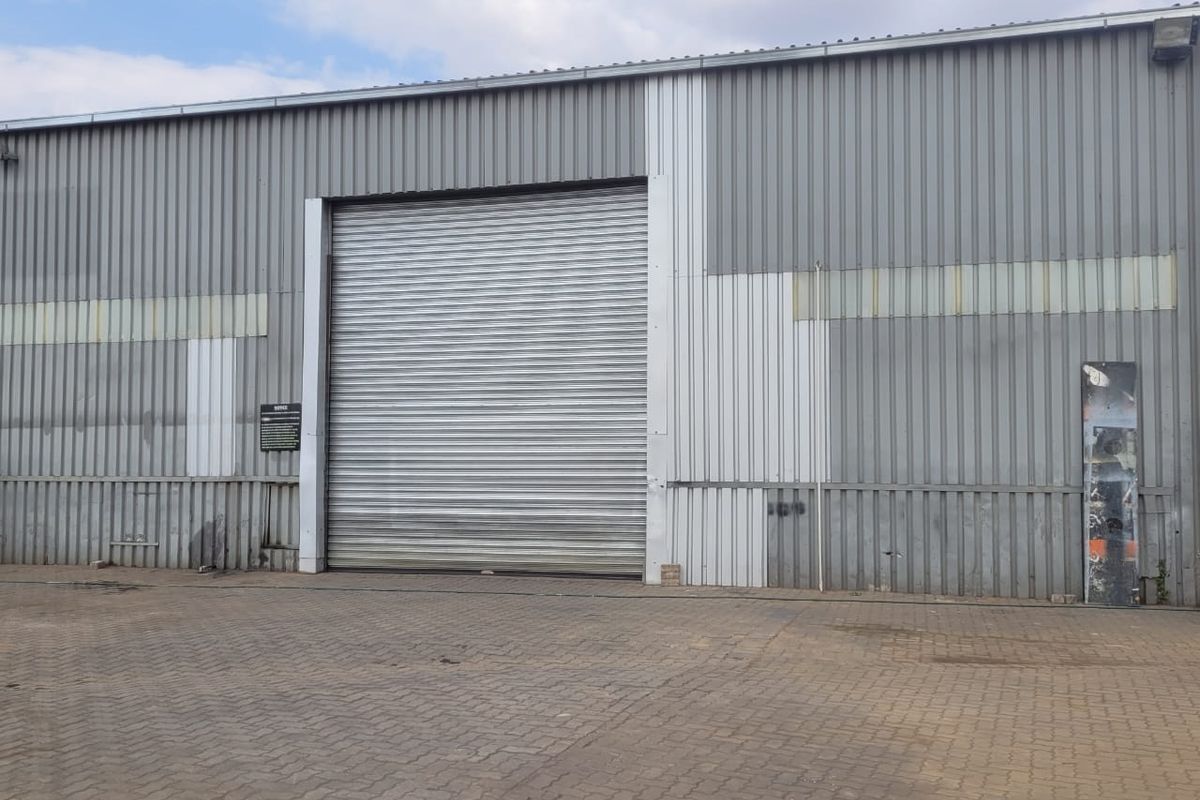 2000m2 Warehouse TO LET in Clayville - Industrial 2 - Photo 4