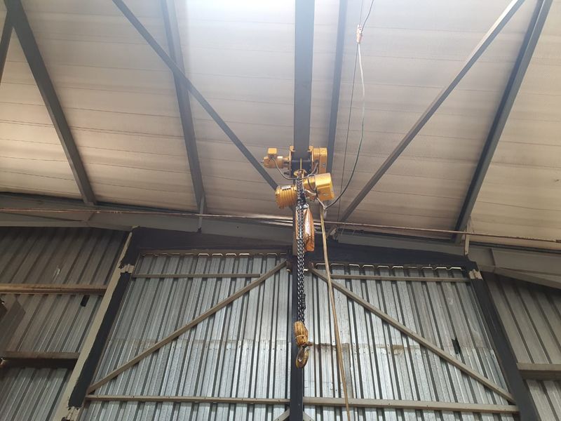 800m2 Warehouse TO LET near Olifantsfontein - Photo 4