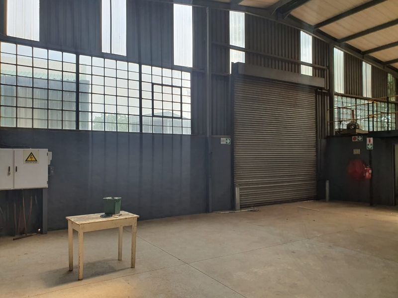 800m2 Warehouse TO LET near Olifantsfontein - Photo 9