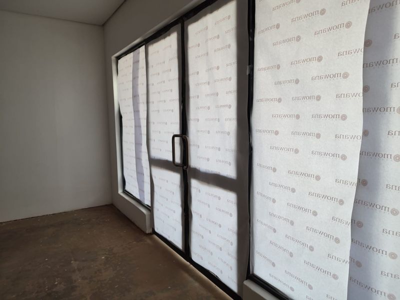 300m2 Retail space TO LET in Waterkloof Ridge - Photo 3